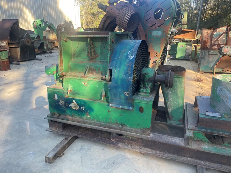 Montgomery Industries 26 Hogs and Wood Grinders